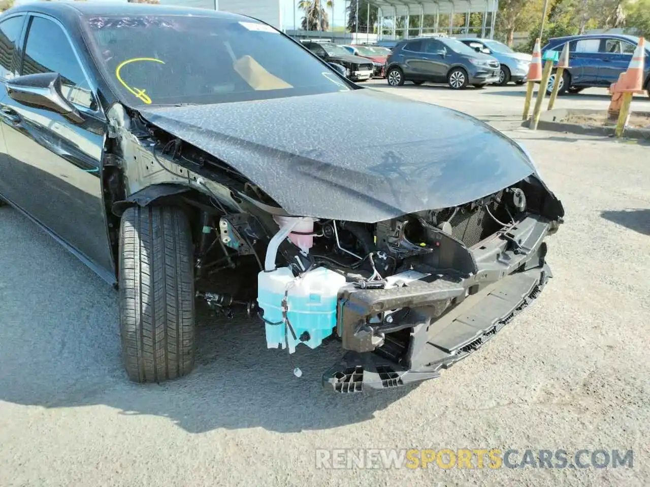 9 Photograph of a damaged car 58ADZ1B11MU100663 LEXUS ES350 2021