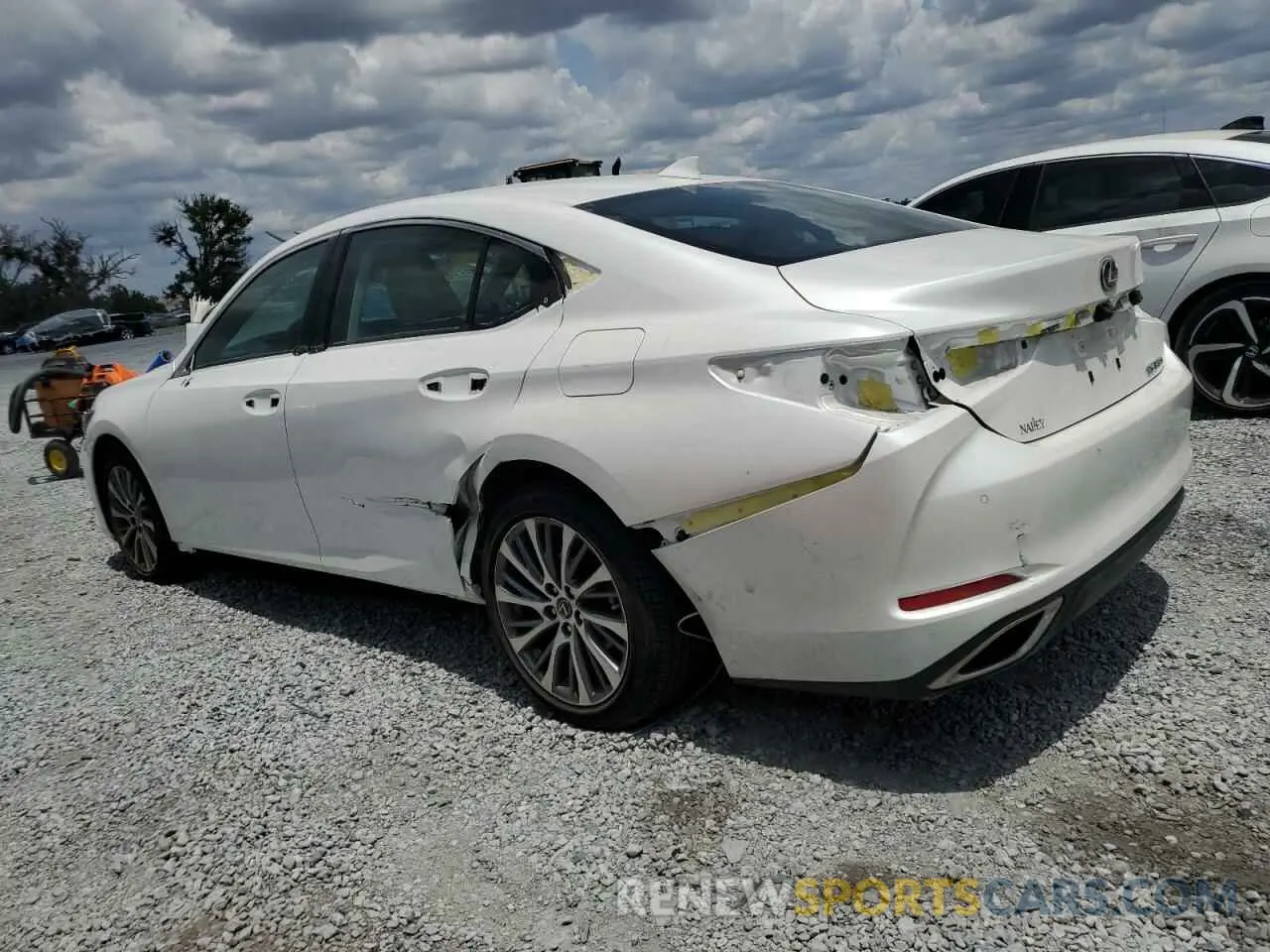 2 Photograph of a damaged car 58ADZ1B11MU106219 LEXUS ES350 2021