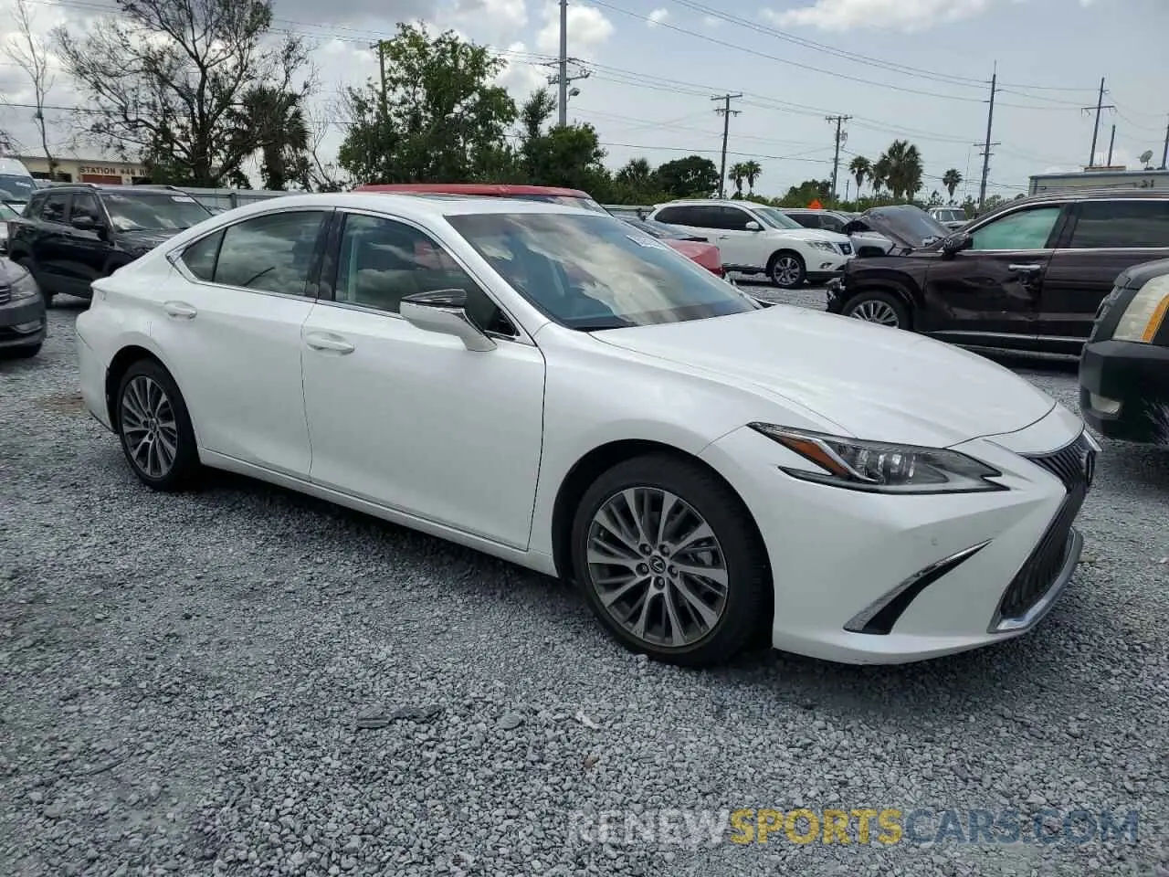 4 Photograph of a damaged car 58ADZ1B11MU106219 LEXUS ES350 2021