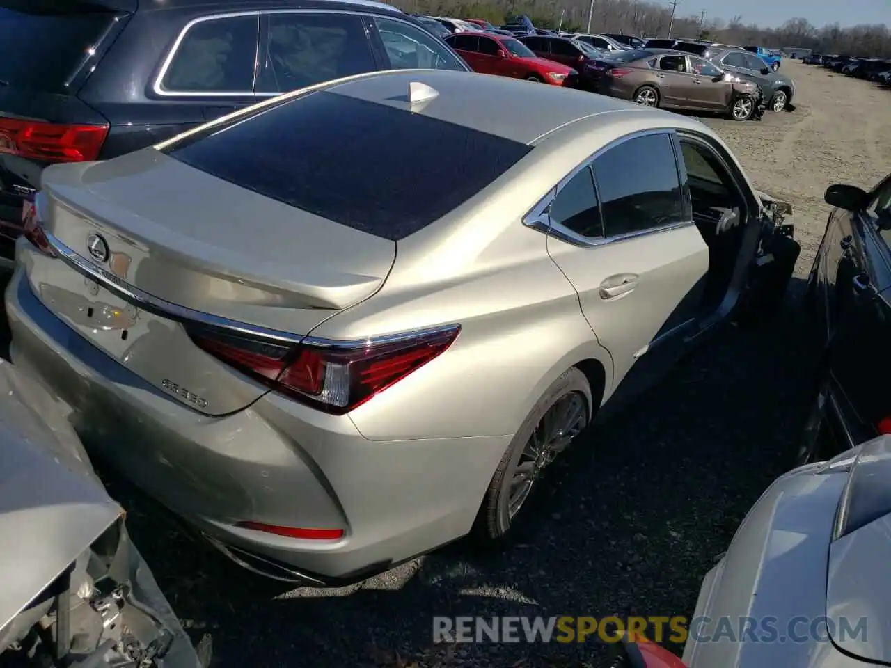 4 Photograph of a damaged car 58ADZ1B11MU108665 LEXUS ES350 2021