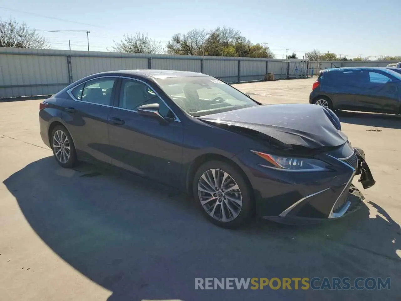 4 Photograph of a damaged car 58ADZ1B12MU090578 LEXUS ES350 2021