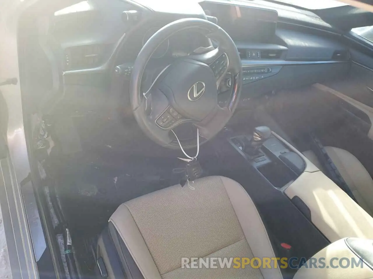 8 Photograph of a damaged car 58ADZ1B12MU108593 LEXUS ES350 2021