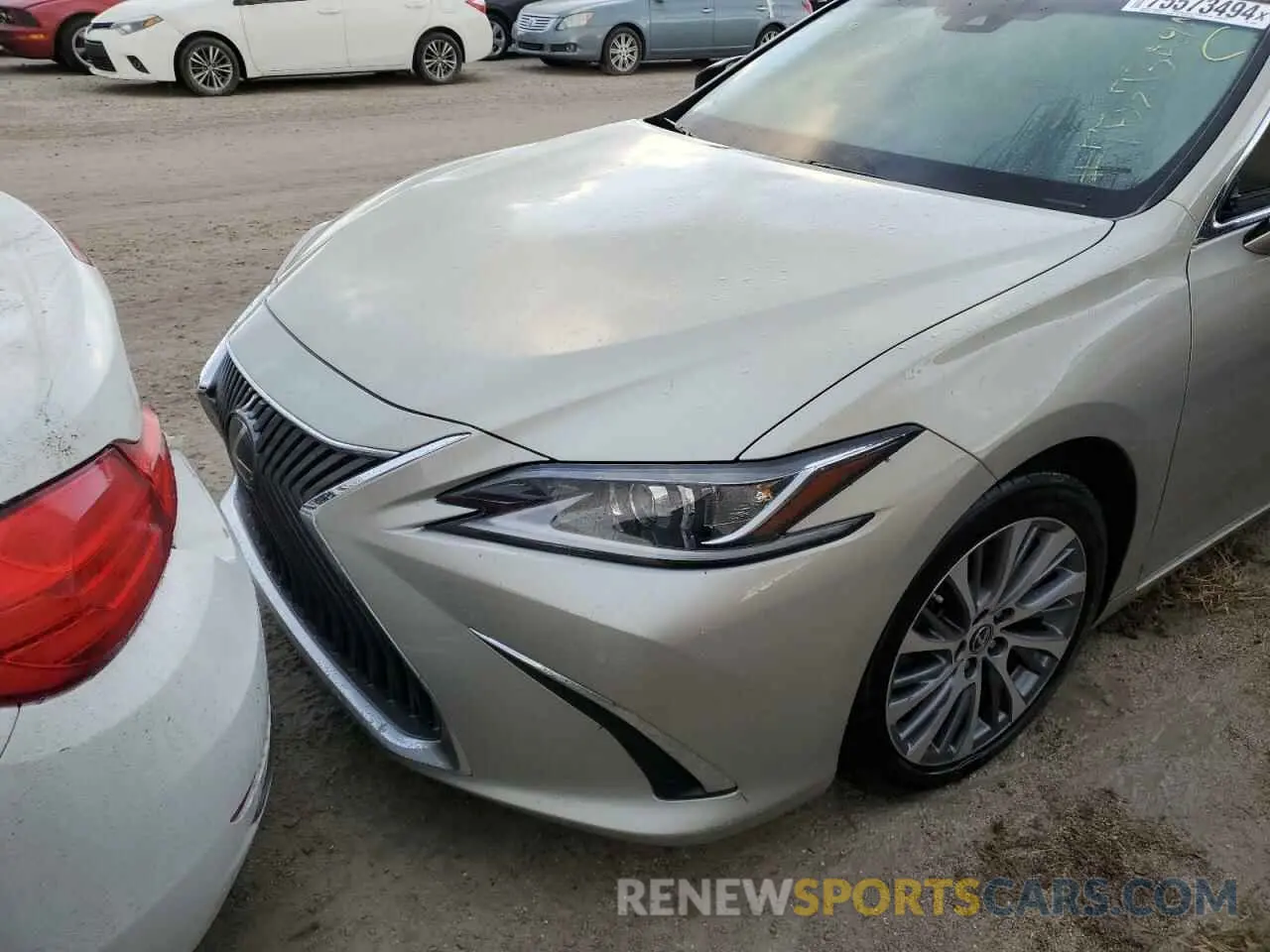 5 Photograph of a damaged car 58ADZ1B13MU103421 LEXUS ES350 2021