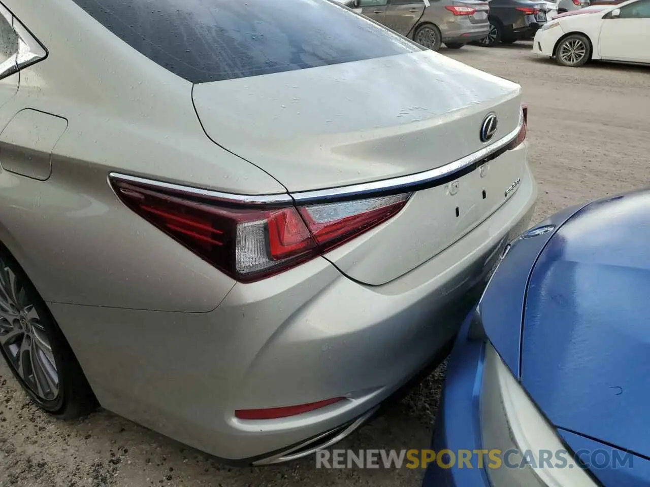 6 Photograph of a damaged car 58ADZ1B13MU103421 LEXUS ES350 2021