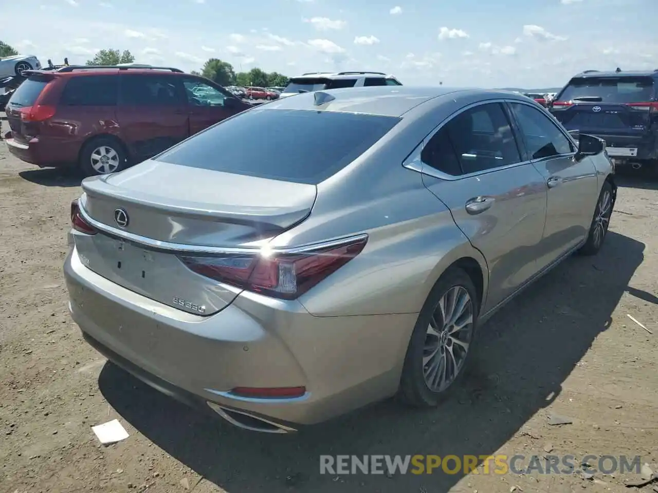 4 Photograph of a damaged car 58ADZ1B13MU105119 LEXUS ES350 2021