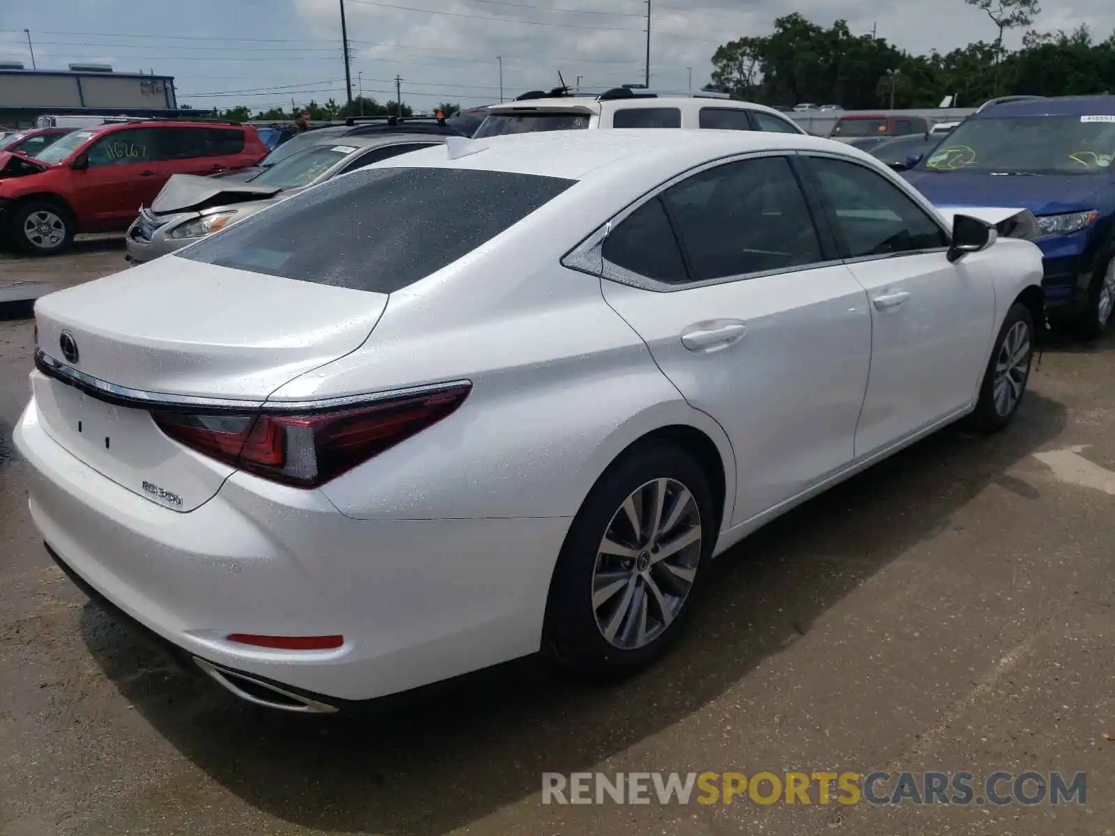 4 Photograph of a damaged car 58ADZ1B14MU088332 LEXUS ES350 2021