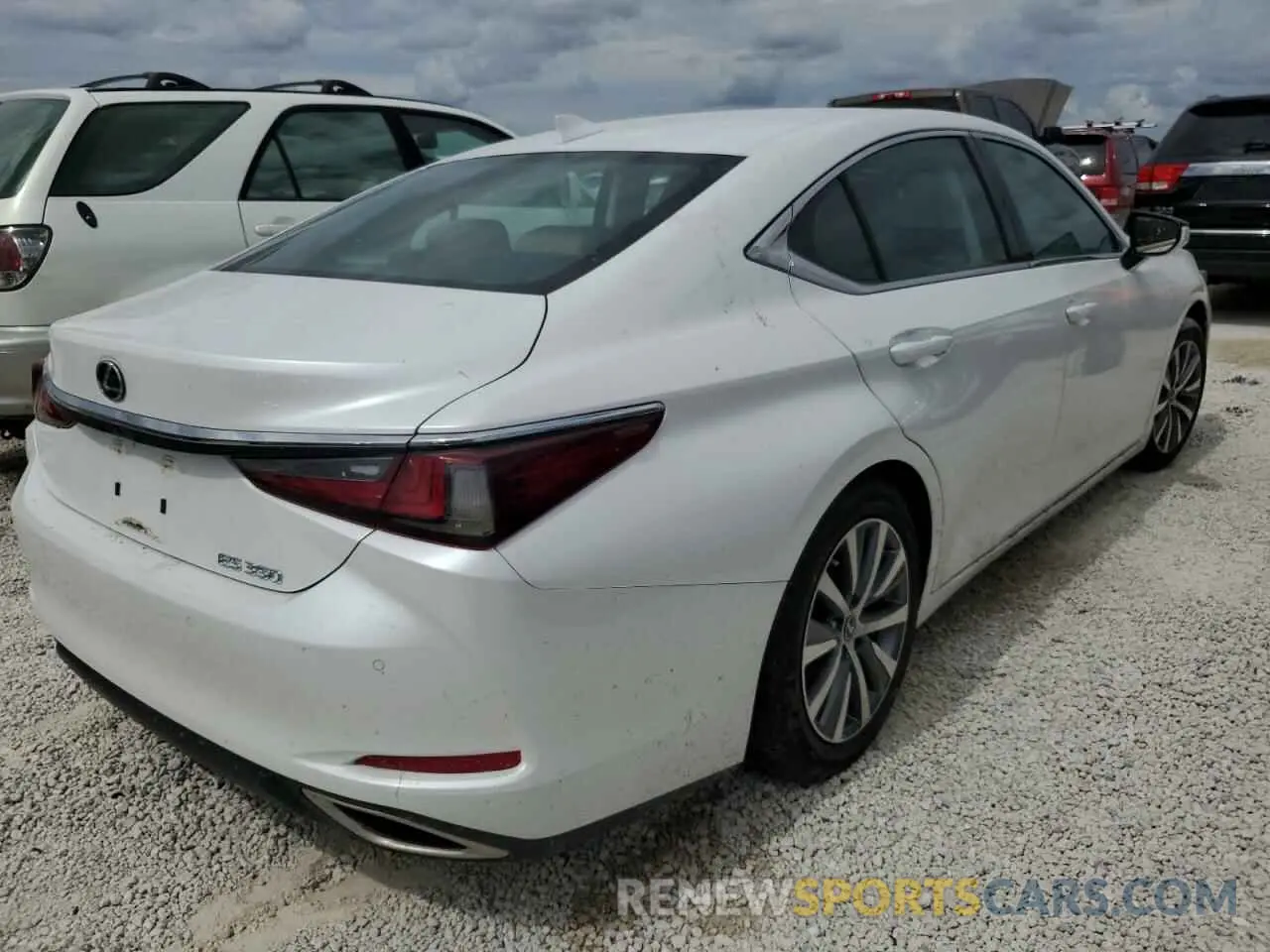 4 Photograph of a damaged car 58ADZ1B15MU088467 LEXUS ES350 2021
