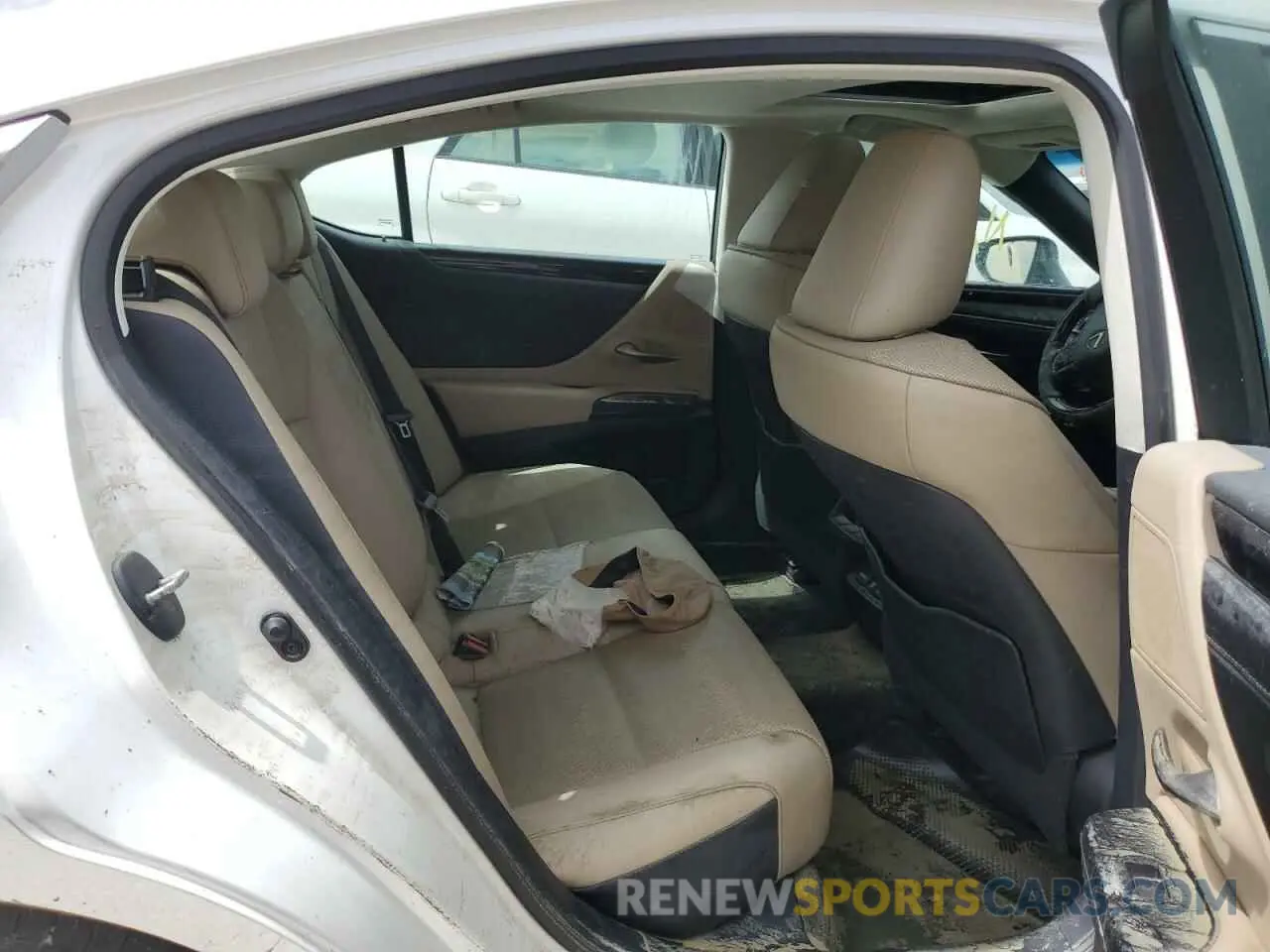 6 Photograph of a damaged car 58ADZ1B15MU088467 LEXUS ES350 2021