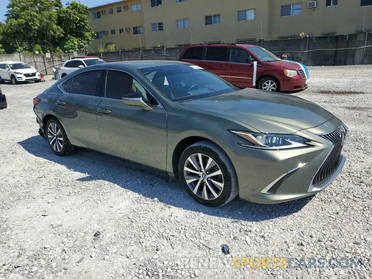 4 Photograph of a damaged car 58ADZ1B15MU095077 LEXUS ES350 2021