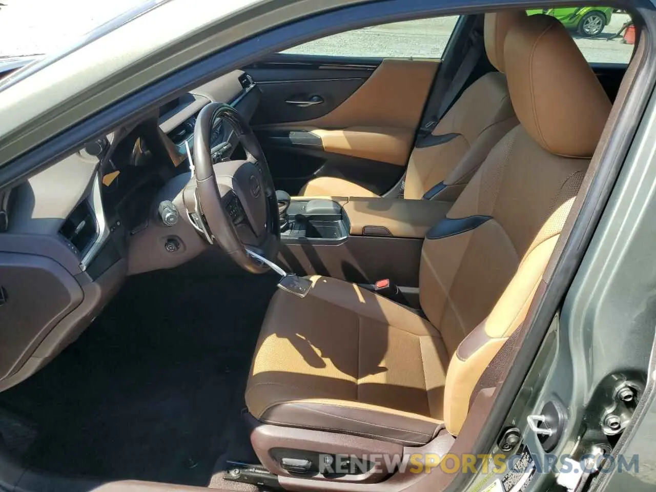 7 Photograph of a damaged car 58ADZ1B15MU095077 LEXUS ES350 2021
