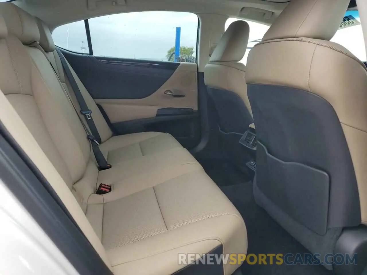10 Photograph of a damaged car 58ADZ1B15MU098190 LEXUS ES350 2021