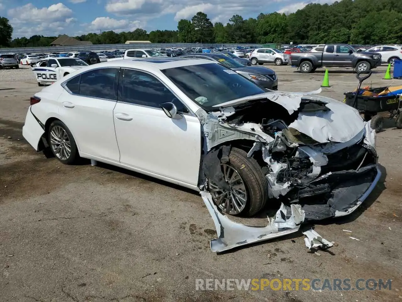 4 Photograph of a damaged car 58ADZ1B16MU098179 LEXUS ES350 2021