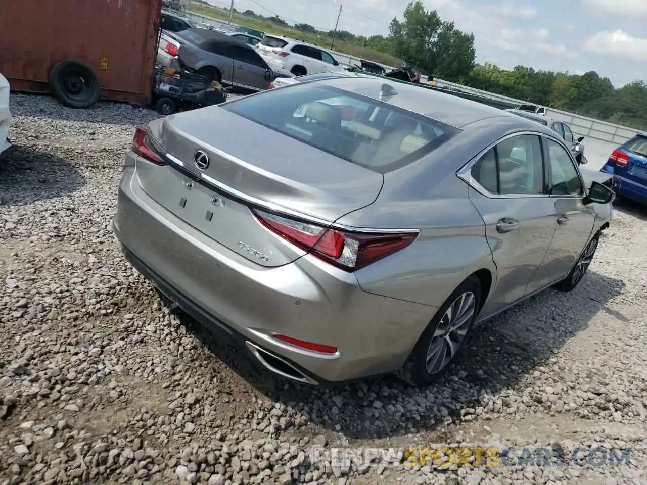 4 Photograph of a damaged car 58ADZ1B16MU107544 LEXUS ES350 2021