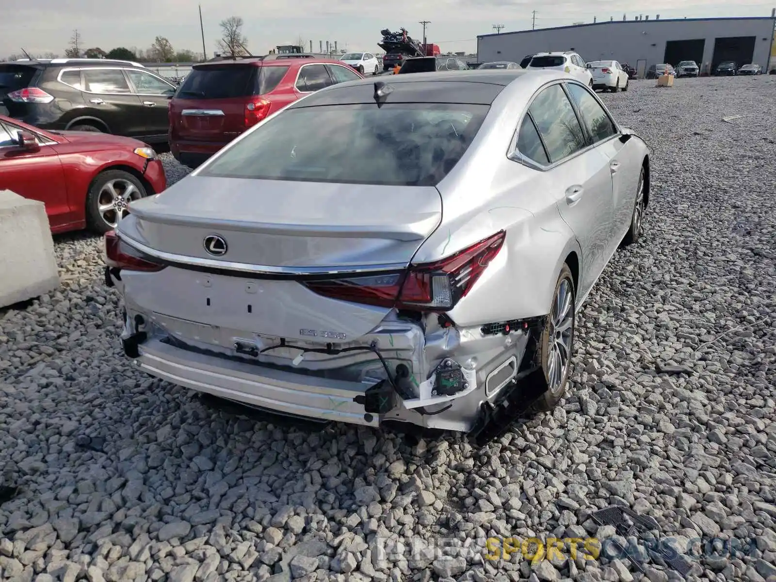 4 Photograph of a damaged car 58ADZ1B18MU100207 LEXUS ES350 2021