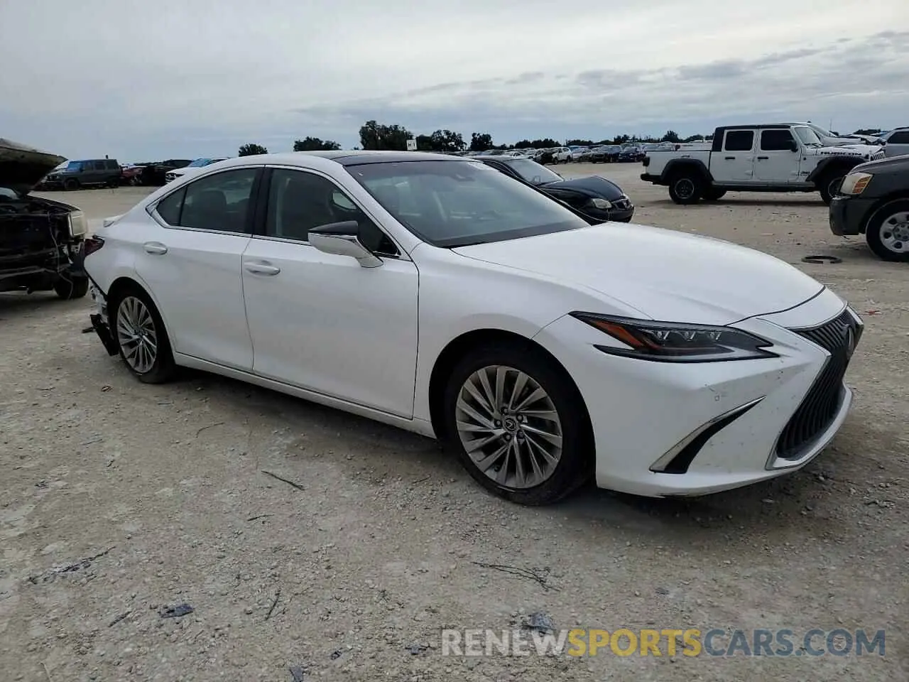 4 Photograph of a damaged car 58AEZ1B15MU092894 LEXUS ES350 2021