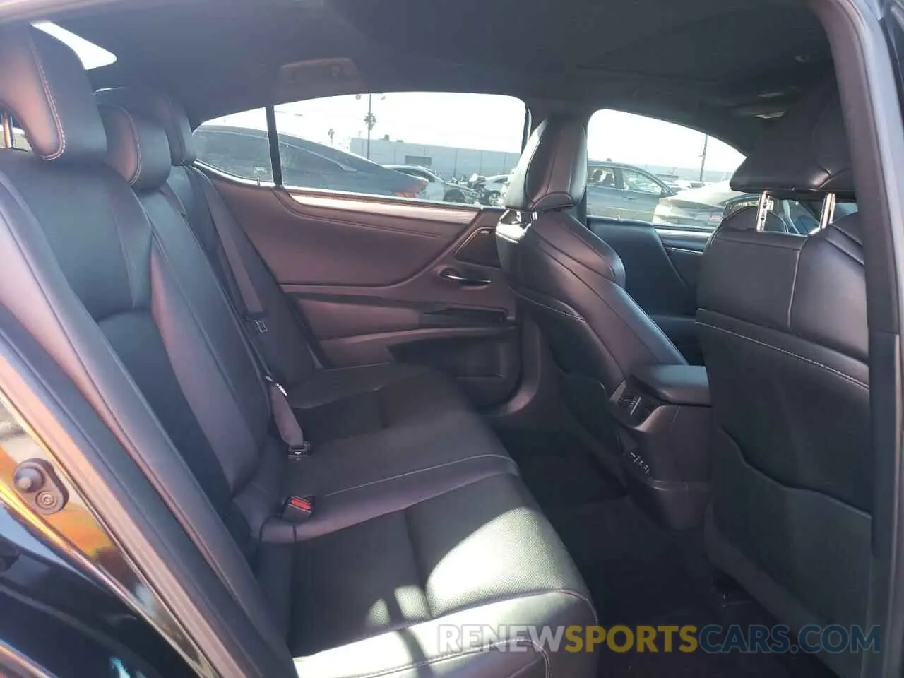10 Photograph of a damaged car 58AGZ1B13MU083314 LEXUS ES350 2021