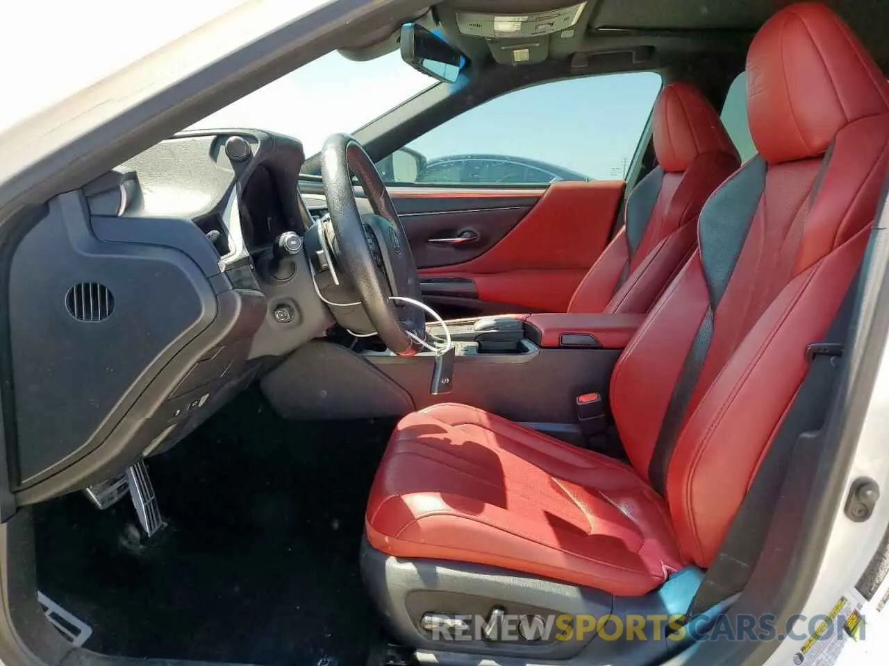 7 Photograph of a damaged car 58AGZ1B18MU084409 LEXUS ES350 2021