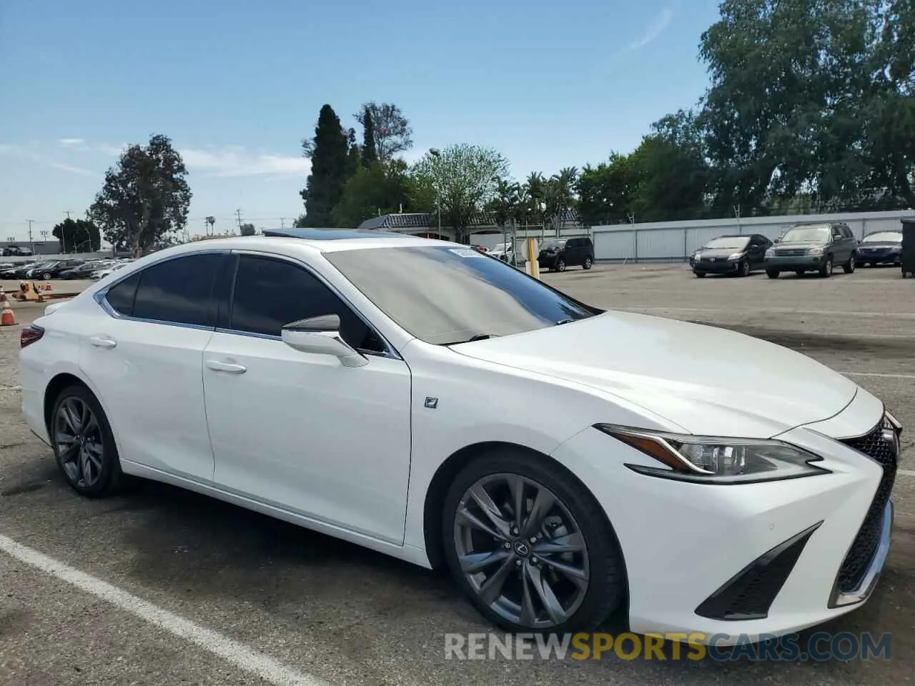 4 Photograph of a damaged car 58AGZ1B18MU095412 LEXUS ES350 2021