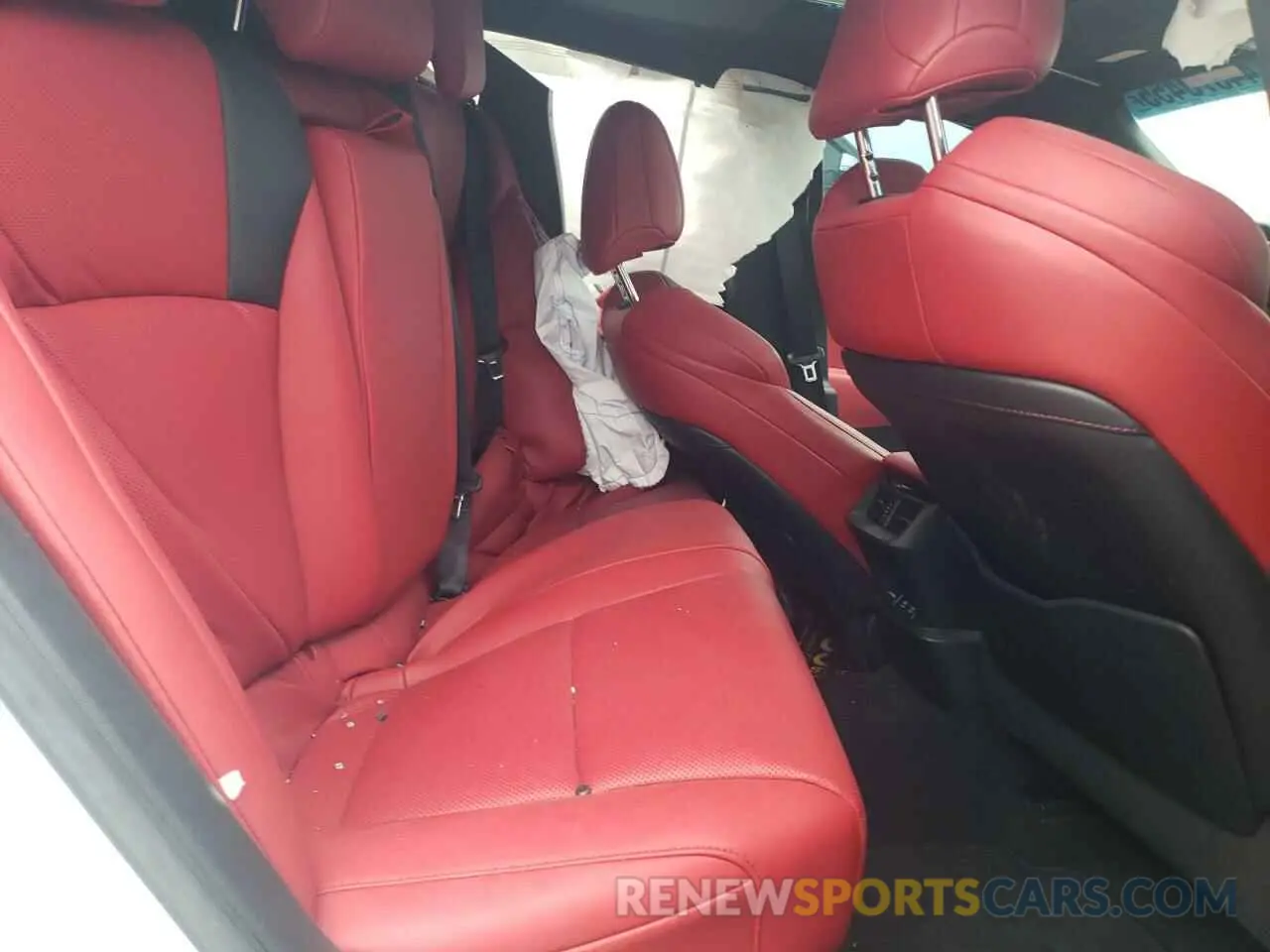 10 Photograph of a damaged car 58AGZ1B18MU102472 LEXUS ES350 2021