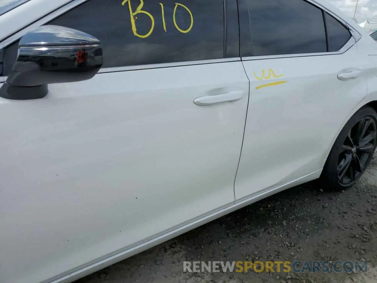 12 Photograph of a damaged car 58AHZ1B11MU099208 LEXUS ES350 2021