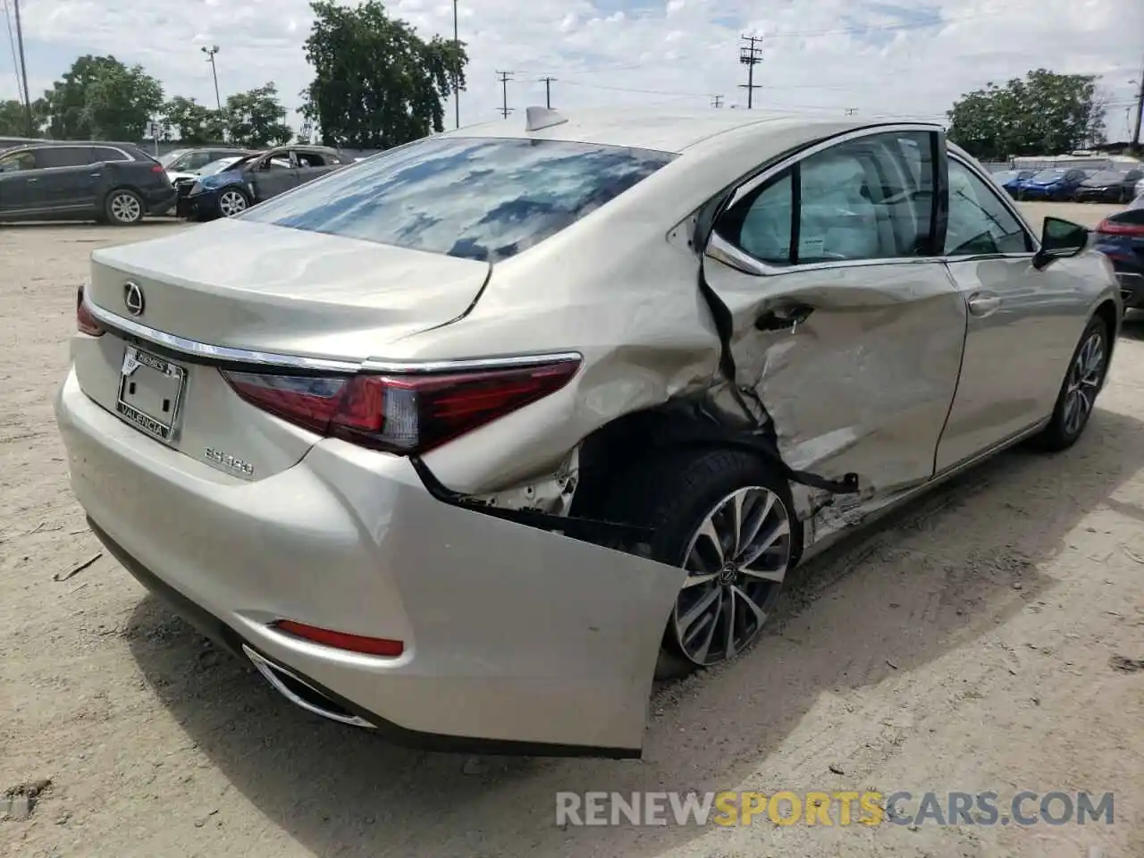 4 Photograph of a damaged car 58ACZ1B15NU127667 LEXUS ES350 2022