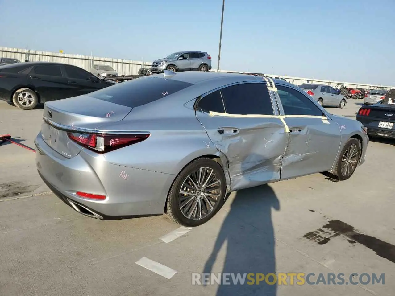 3 Photograph of a damaged car 58ADZ1B13NU117529 LEXUS ES350 2022