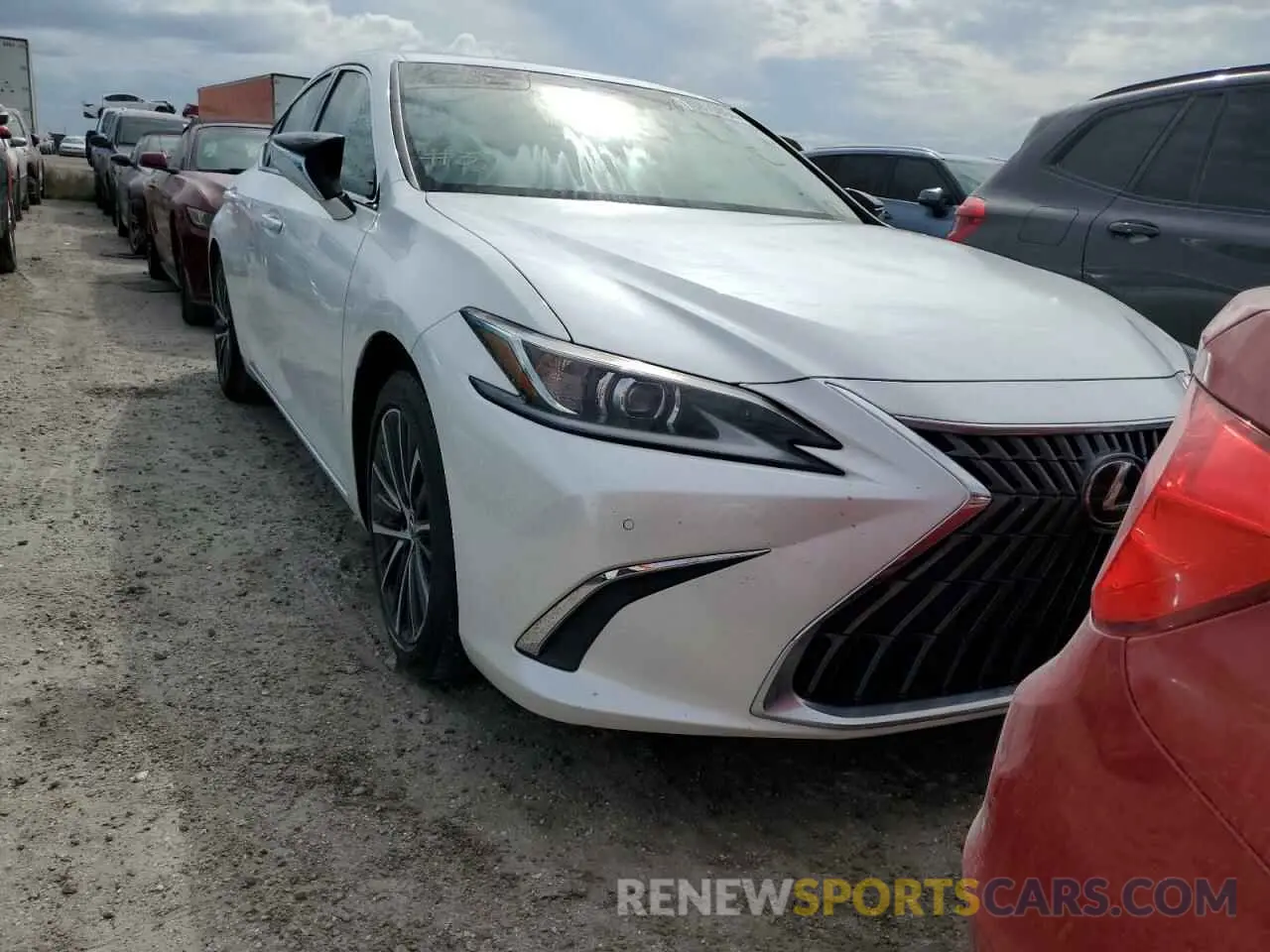 5 Photograph of a damaged car 58ADZ1B14NU112873 LEXUS ES350 2022