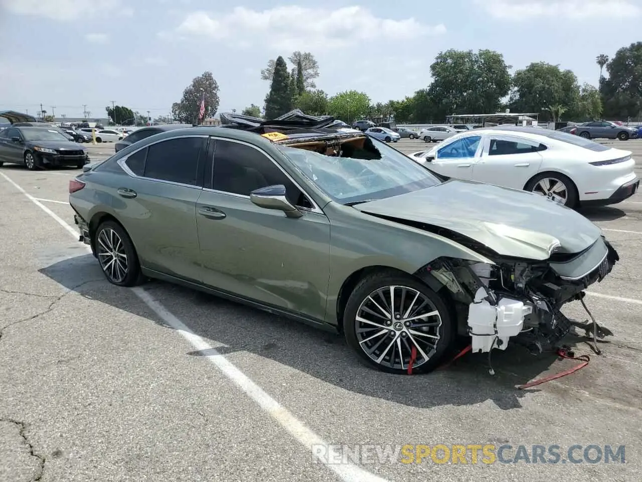 4 Photograph of a damaged car 58ADZ1B14NU113232 LEXUS ES350 2022