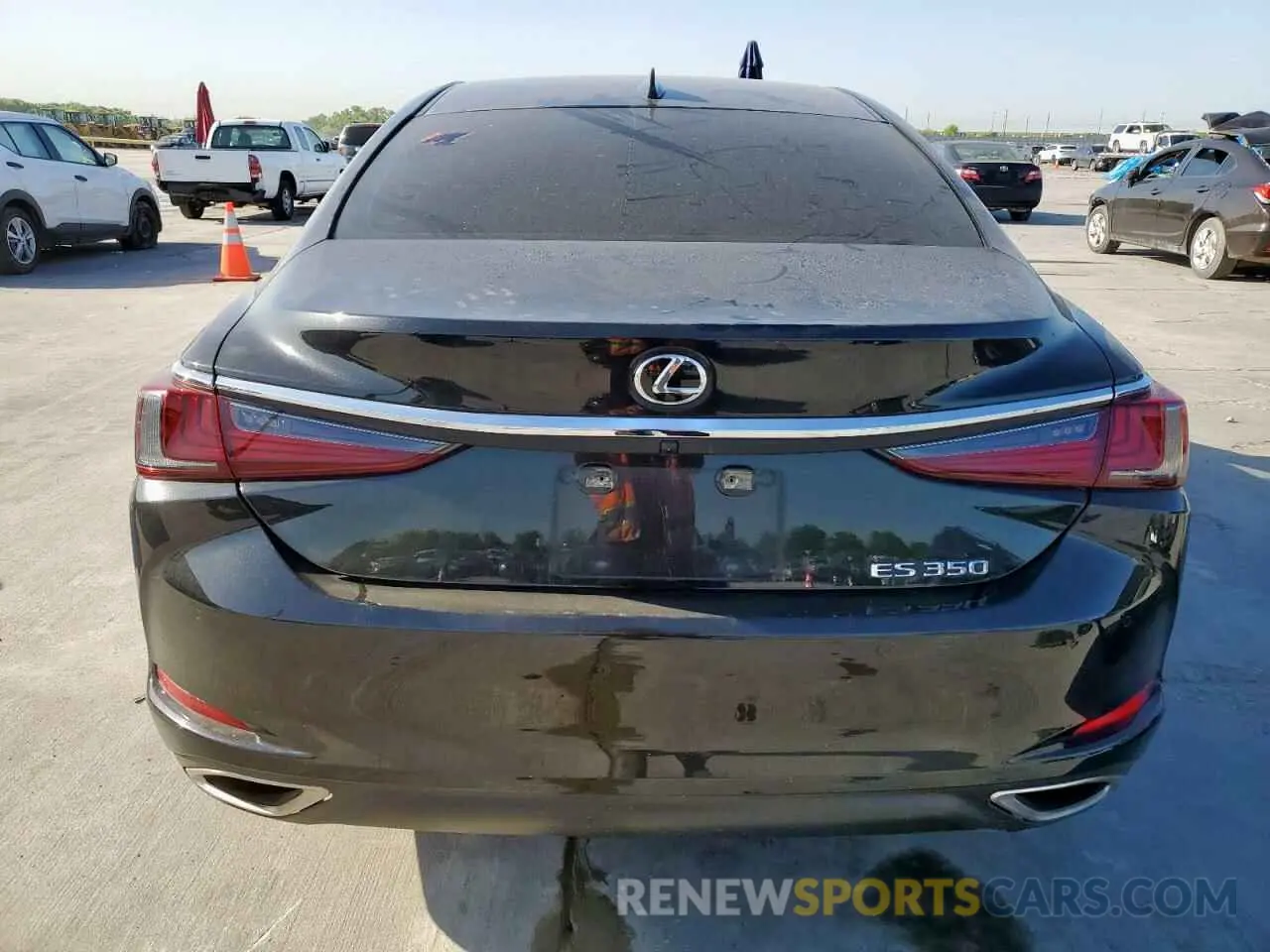 6 Photograph of a damaged car 58ADZ1B14NU125722 LEXUS ES350 2022