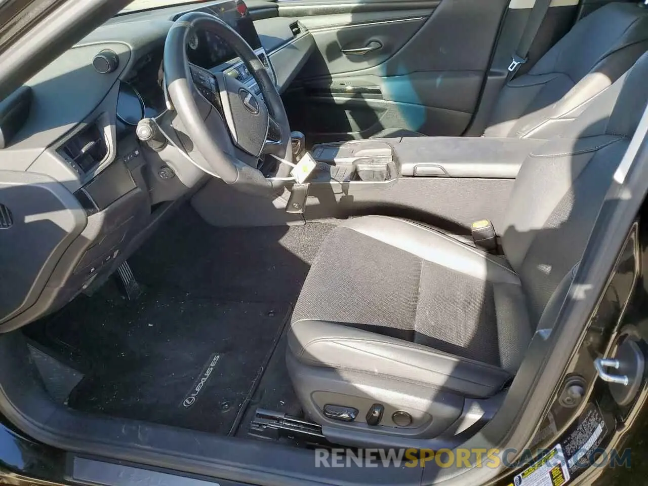 7 Photograph of a damaged car 58ADZ1B14NU125722 LEXUS ES350 2022