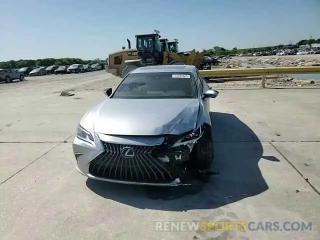 10 Photograph of a damaged car 58ADZ1B14NU126529 LEXUS ES350 2022