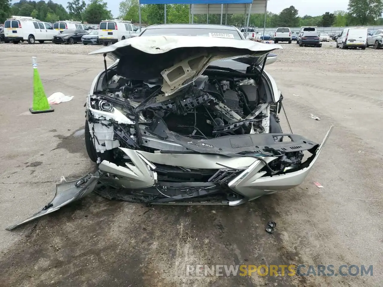 5 Photograph of a damaged car 58ADZ1B14NU139183 LEXUS ES350 2022