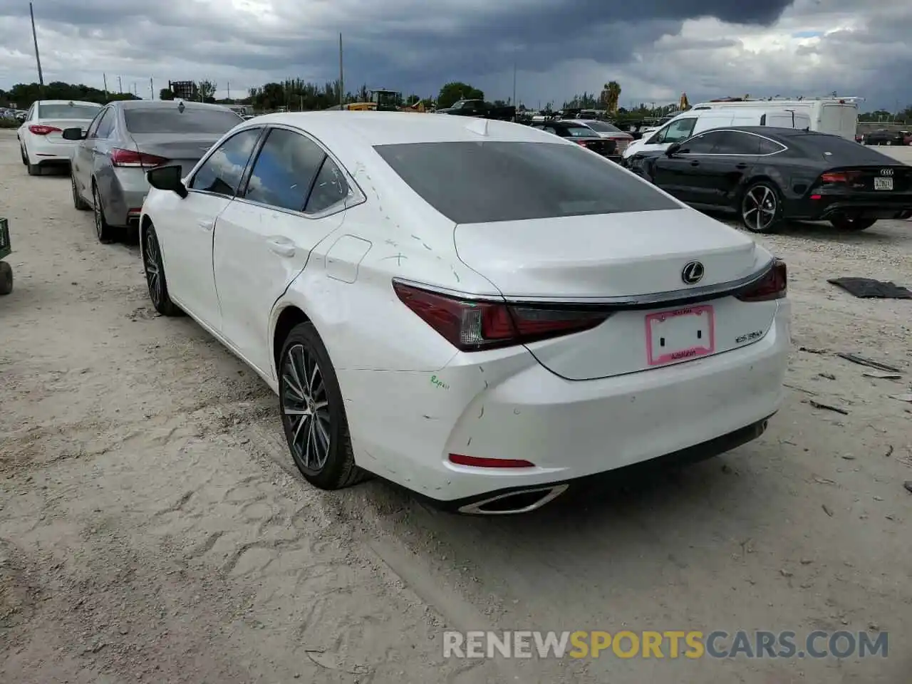 3 Photograph of a damaged car 58ADZ1B15NU136325 LEXUS ES350 2022