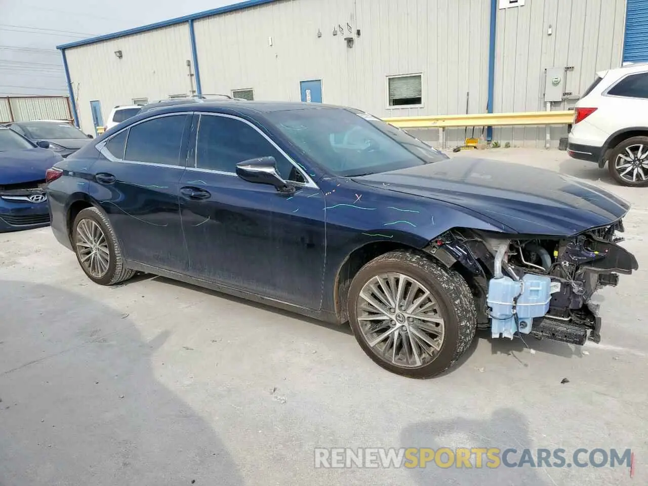 4 Photograph of a damaged car 58ADZ1B16NU125818 LEXUS ES350 2022