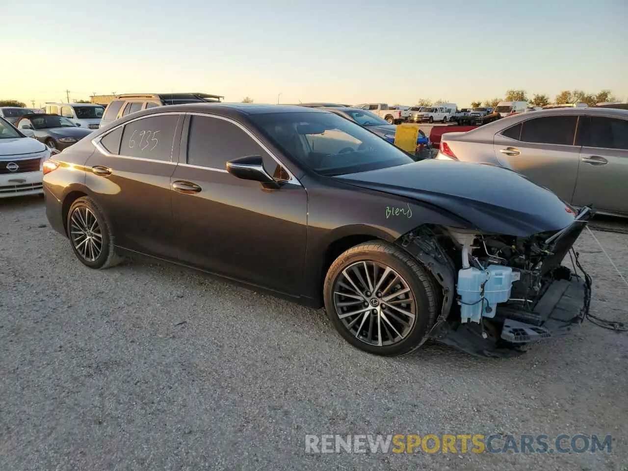 4 Photograph of a damaged car 58ADZ1B16NU130405 LEXUS ES350 2022