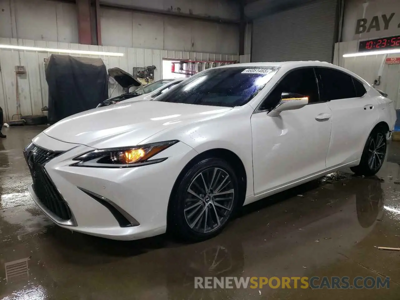 1 Photograph of a damaged car 58ADZ1B17NU121972 LEXUS ES350 2022