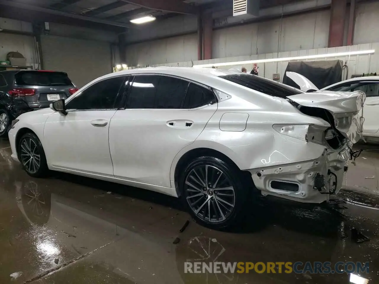 2 Photograph of a damaged car 58ADZ1B17NU121972 LEXUS ES350 2022
