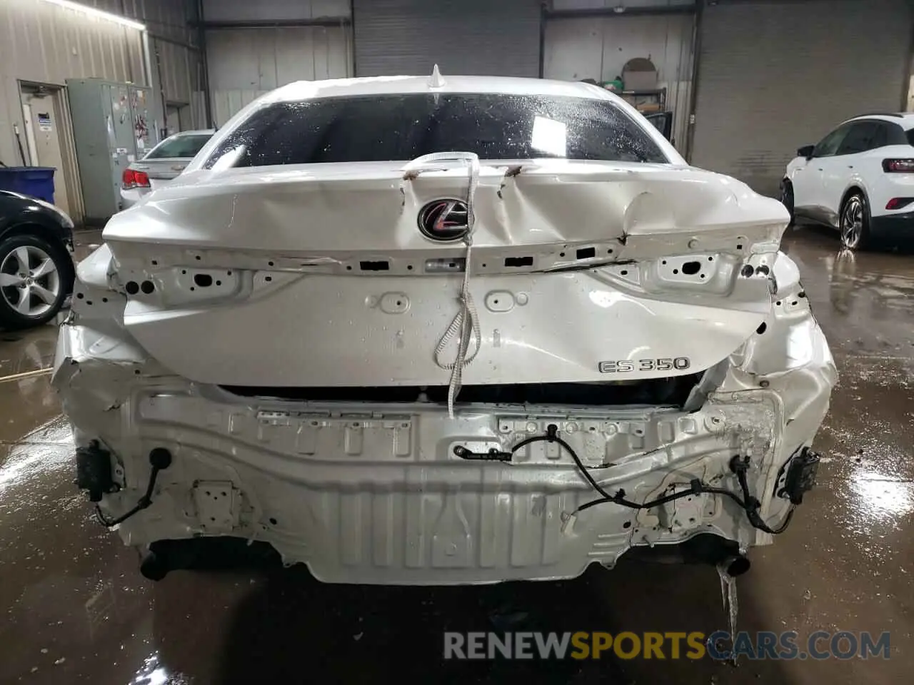 6 Photograph of a damaged car 58ADZ1B17NU121972 LEXUS ES350 2022