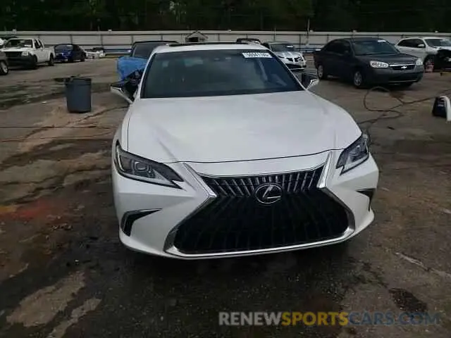 13 Photograph of a damaged car 58ADZ1B17NU123334 LEXUS ES350 2022