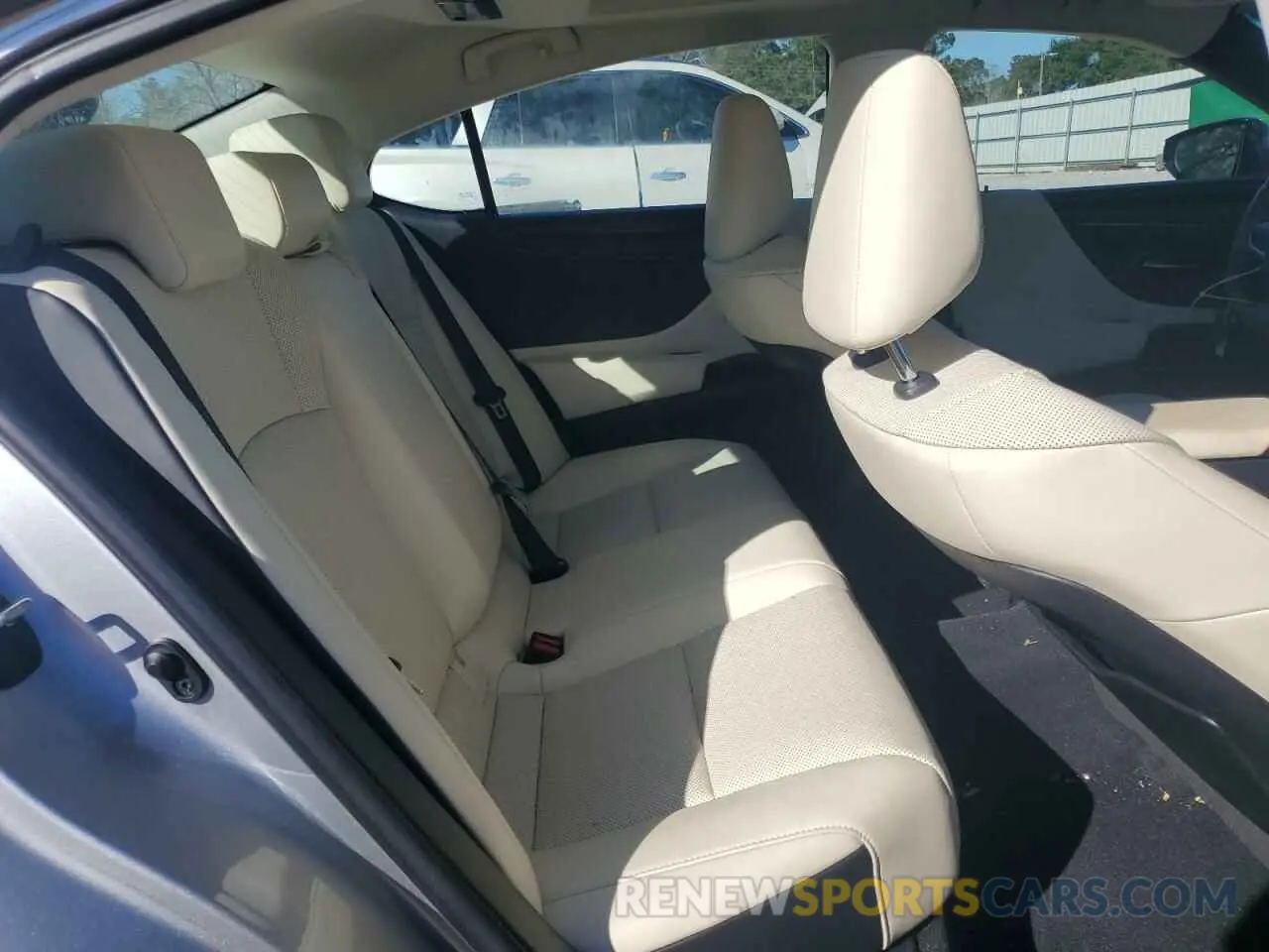 10 Photograph of a damaged car 58ADZ1B18NU135301 LEXUS ES350 2022