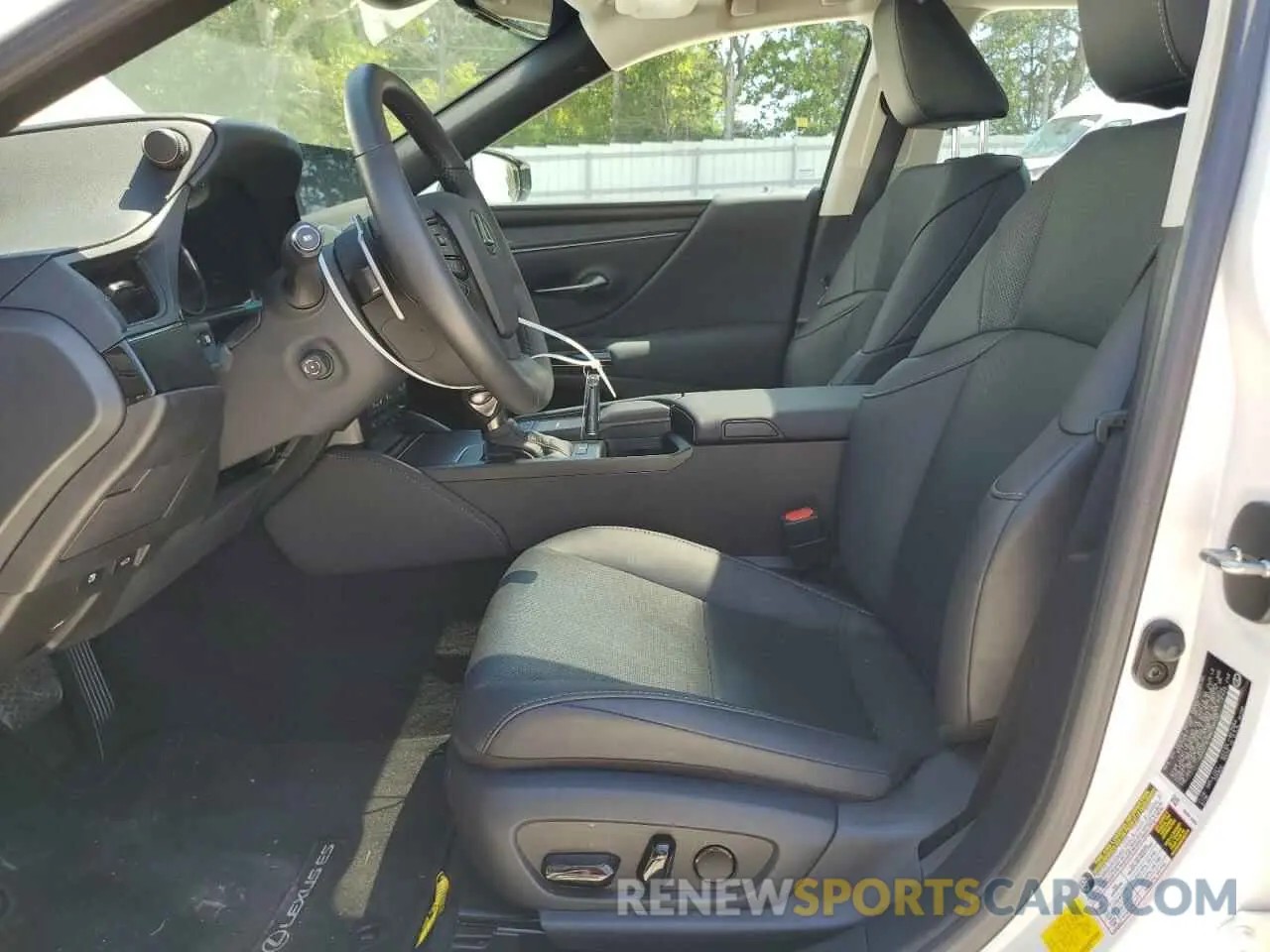 7 Photograph of a damaged car 58ADZ1B19NU136330 LEXUS ES350 2022
