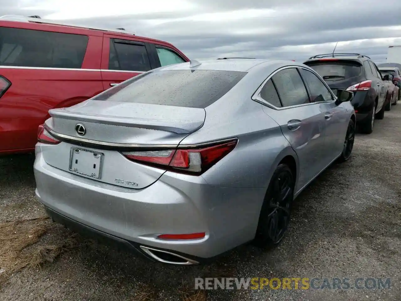 4 Photograph of a damaged car 58AGZ1B11NU127795 LEXUS ES350 2022