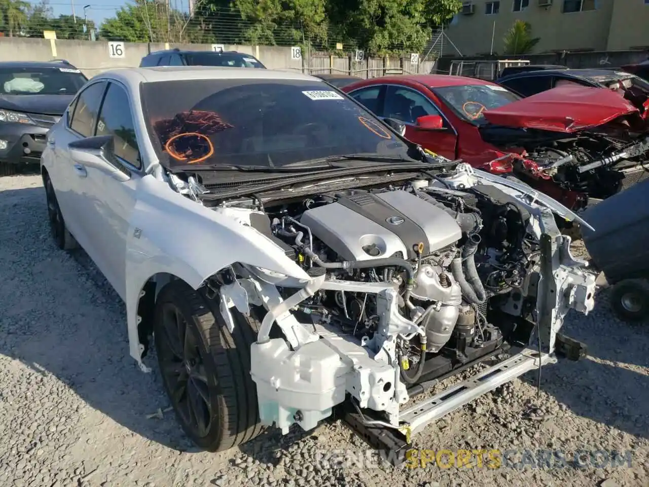 4 Photograph of a damaged car 58AGZ1B16NU111060 LEXUS ES350 2022