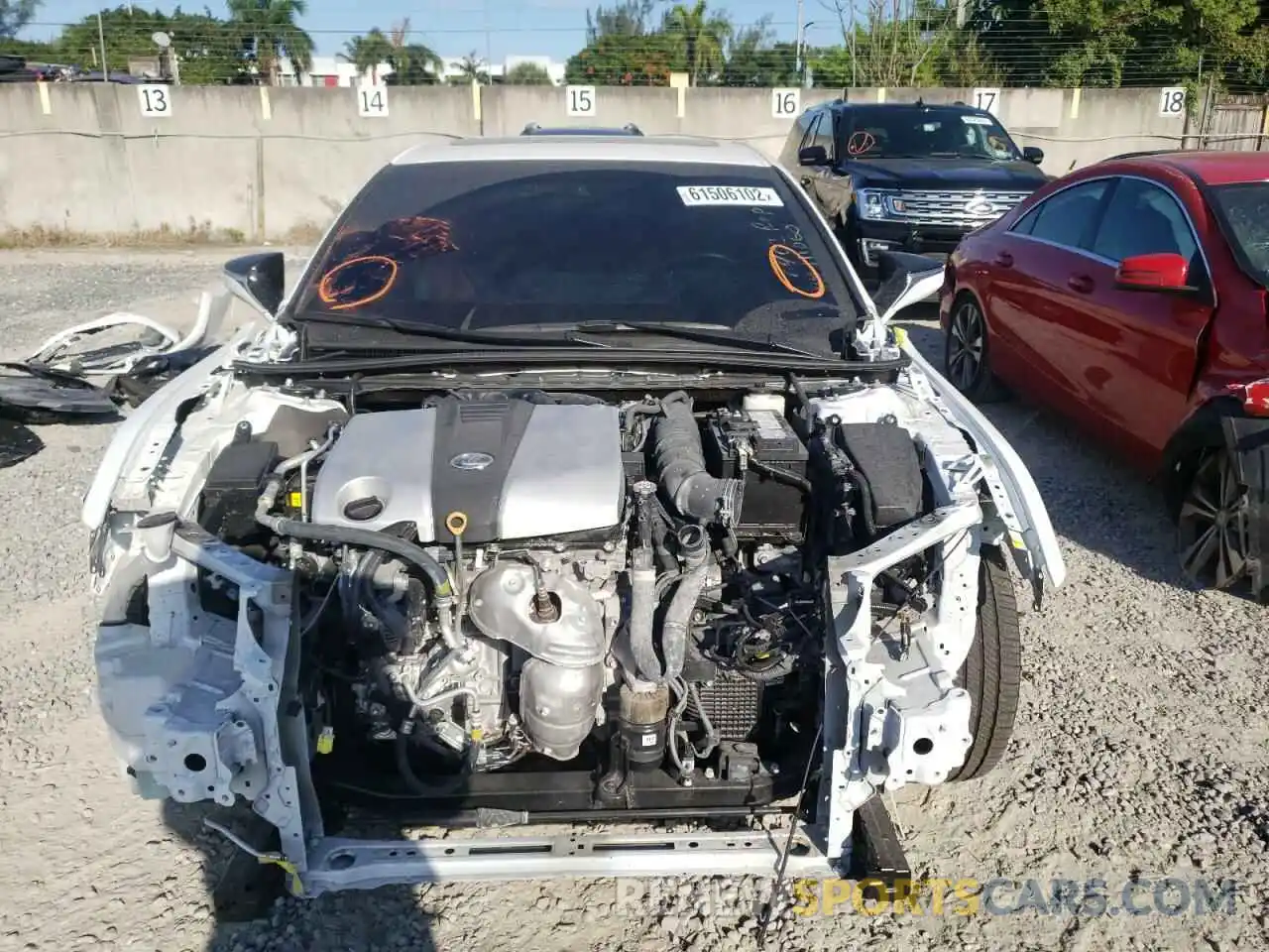 5 Photograph of a damaged car 58AGZ1B16NU111060 LEXUS ES350 2022