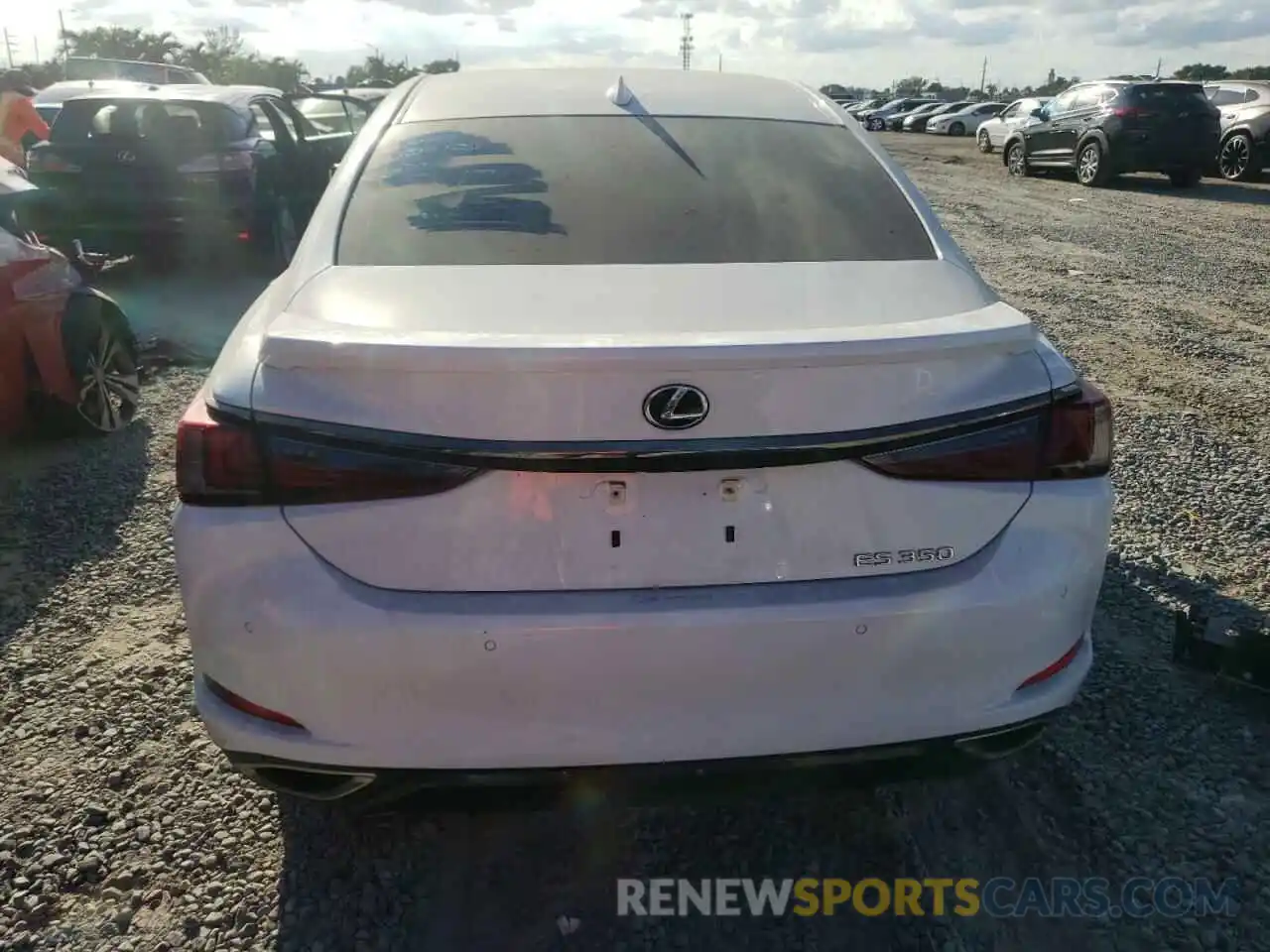 6 Photograph of a damaged car 58AGZ1B16NU111060 LEXUS ES350 2022