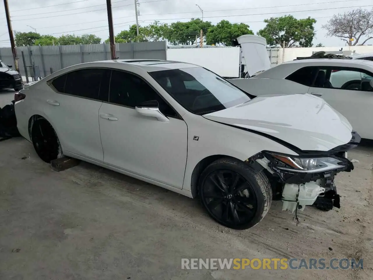 4 Photograph of a damaged car 58AGZ1B18NU111366 LEXUS ES350 2022