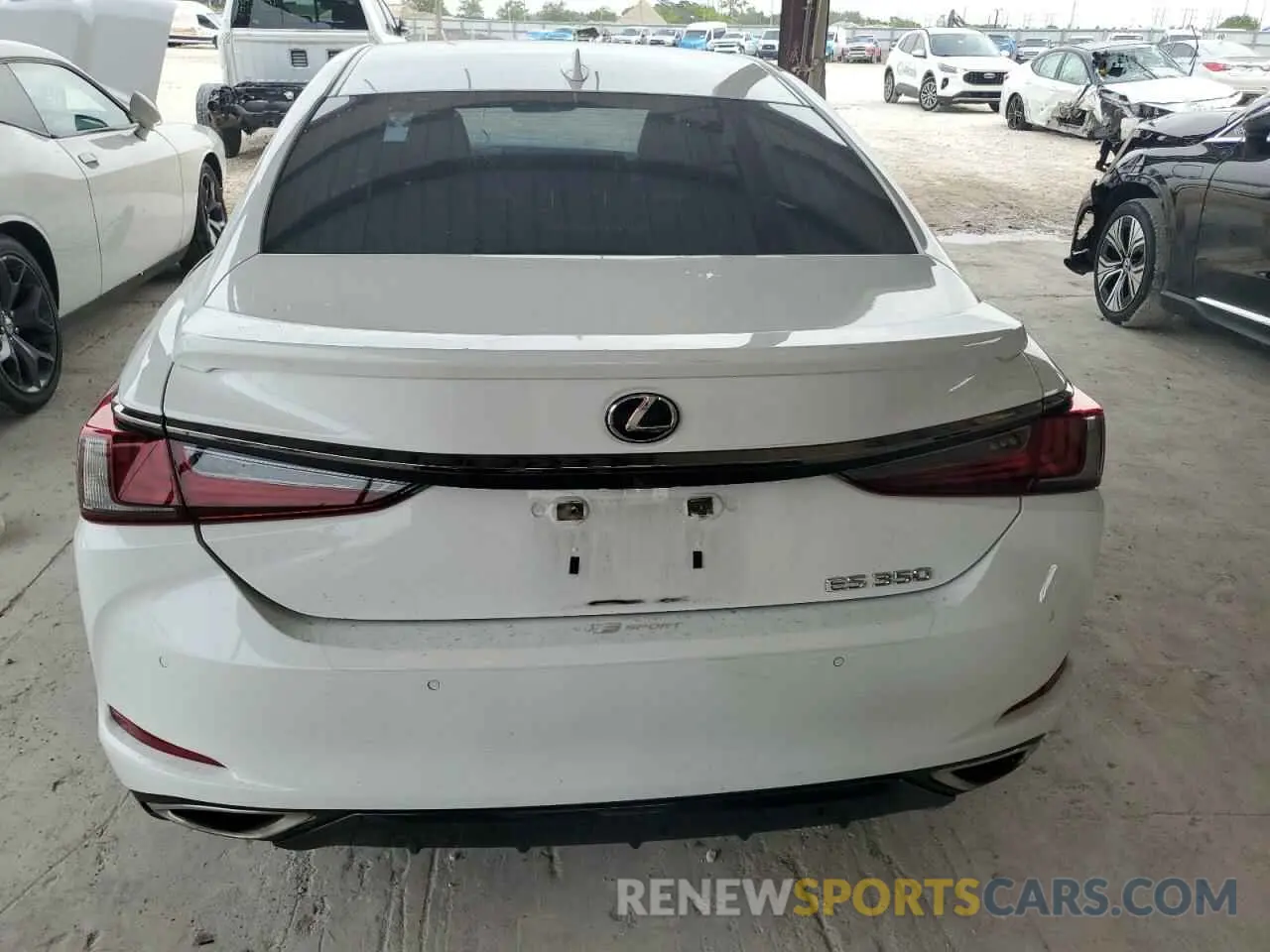 6 Photograph of a damaged car 58AGZ1B18NU111366 LEXUS ES350 2022