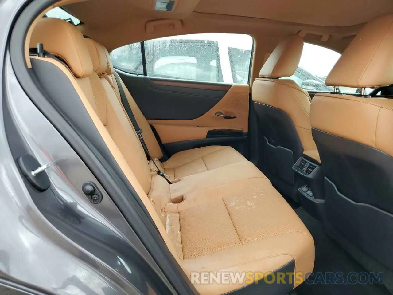 10 Photograph of a damaged car 58ADZ1B10PU157036 LEXUS ES350 2023
