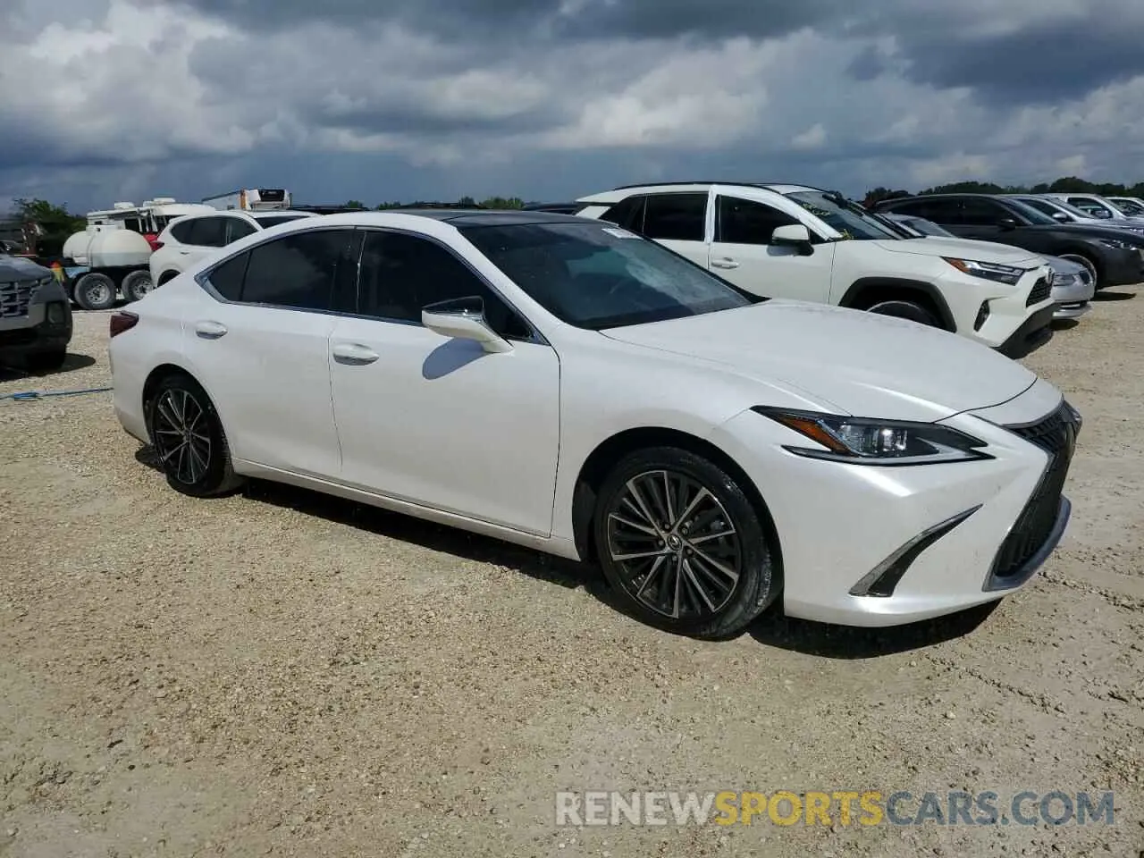 4 Photograph of a damaged car 58ADZ1B12PU153697 LEXUS ES350 2023