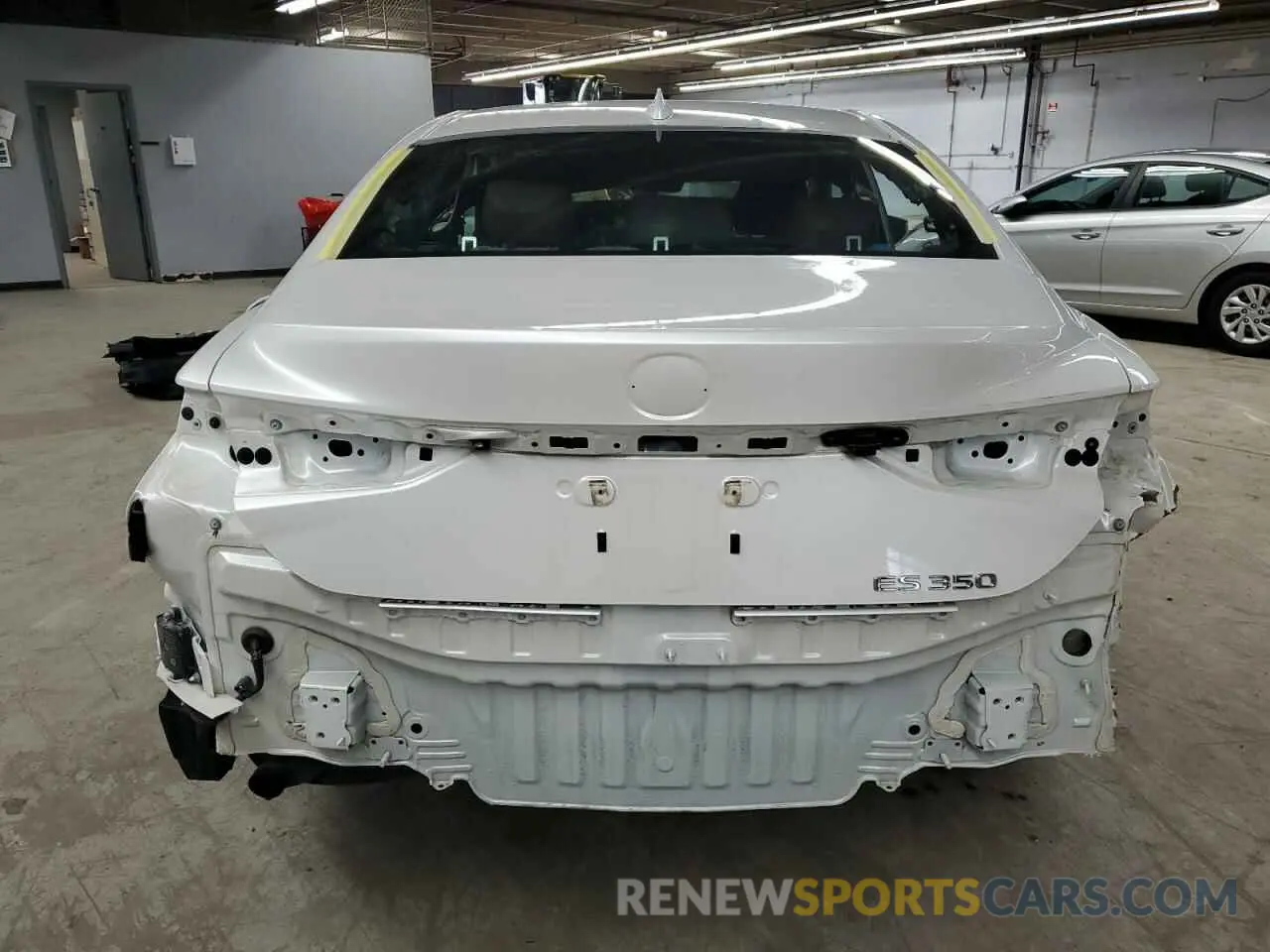 6 Photograph of a damaged car 58ADZ1B14PU155063 LEXUS ES350 2023